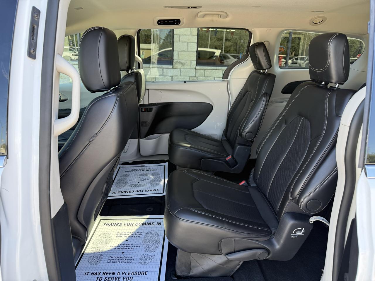 Chrysler Pacifica Touring L FWD 2024
