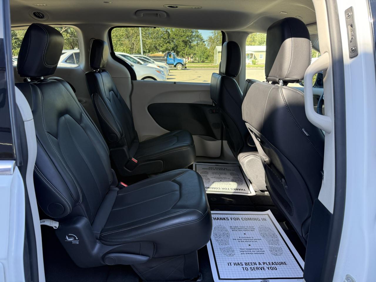 Chrysler Pacifica Touring L FWD 2024