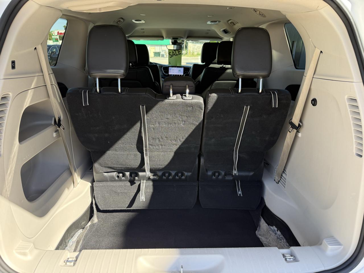 Chrysler Pacifica Touring L FWD 2024