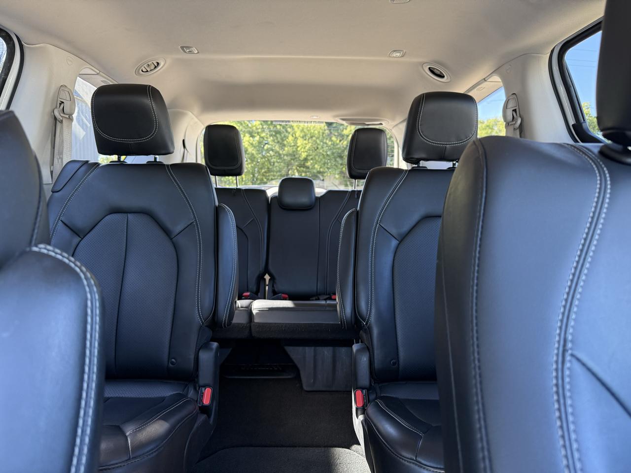 Chrysler Pacifica Touring L FWD 2024