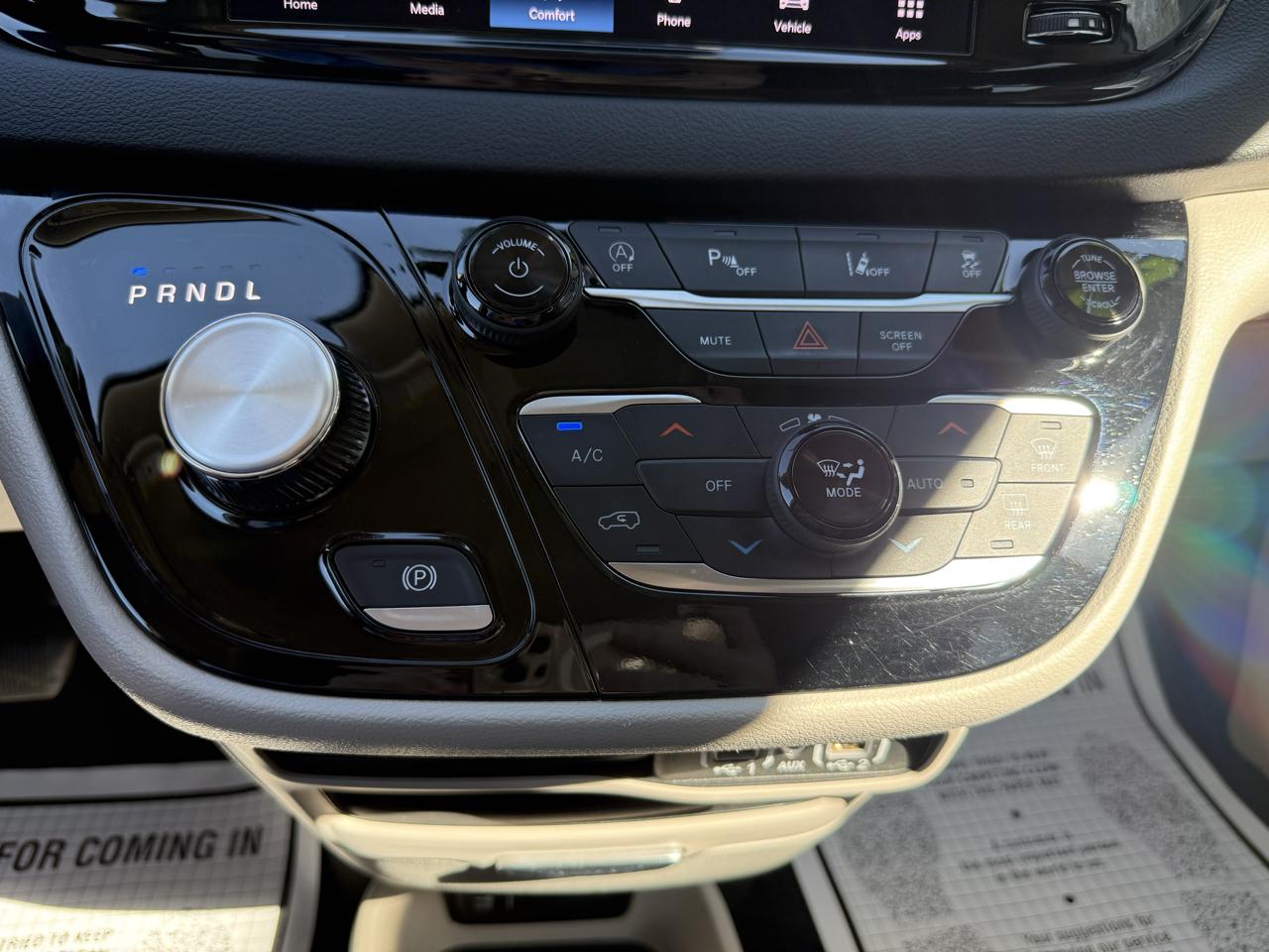 Chrysler Pacifica Touring L FWD 2024