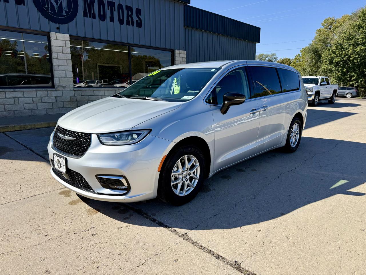 Chrysler Pacifica Touring L FWD 2024