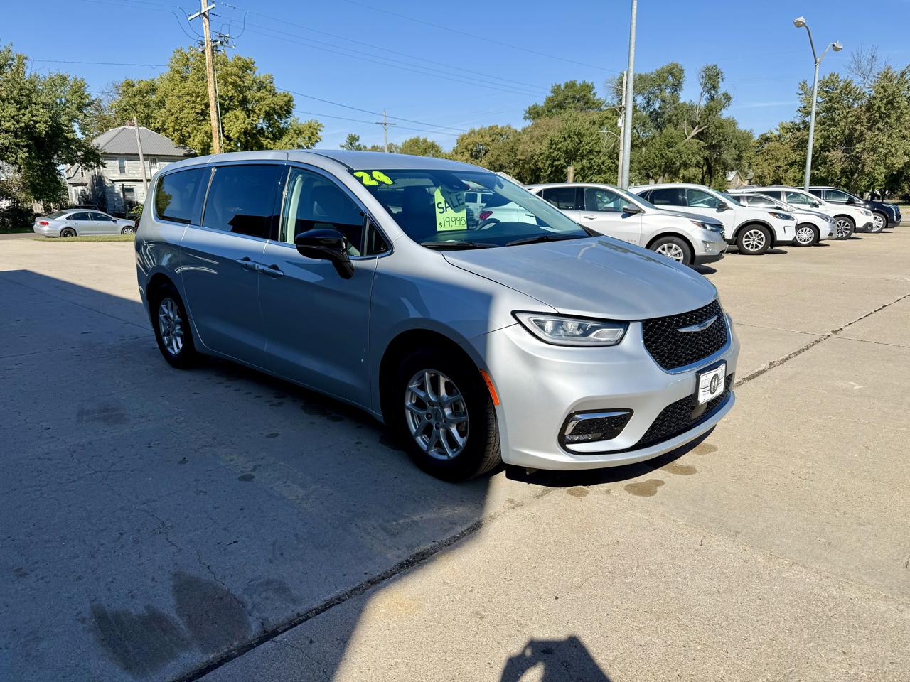 Chrysler Pacifica Touring L FWD 2024