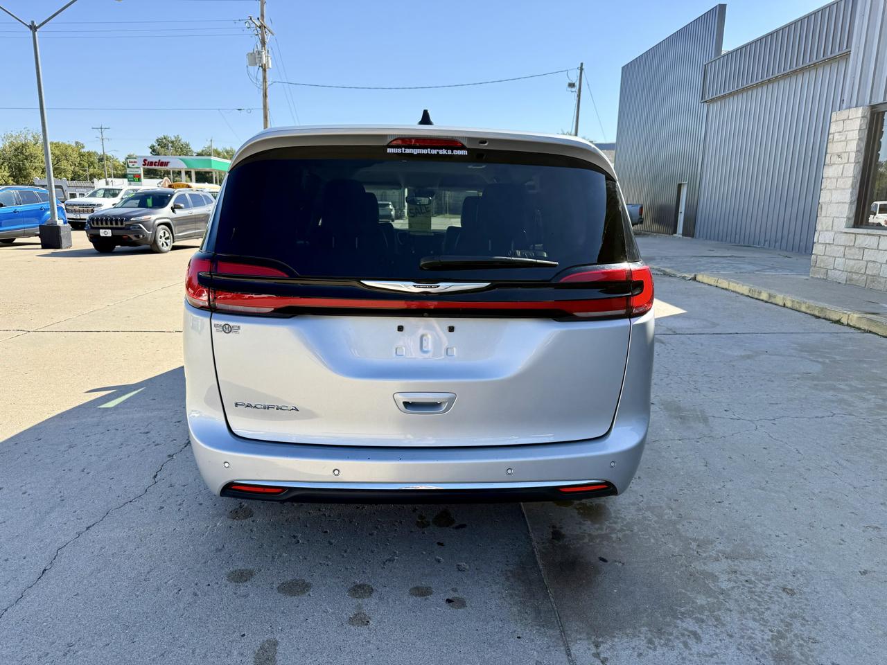Chrysler Pacifica Touring L FWD 2024