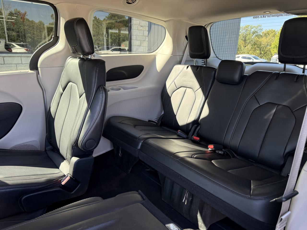 Chrysler Pacifica Touring L FWD 2024