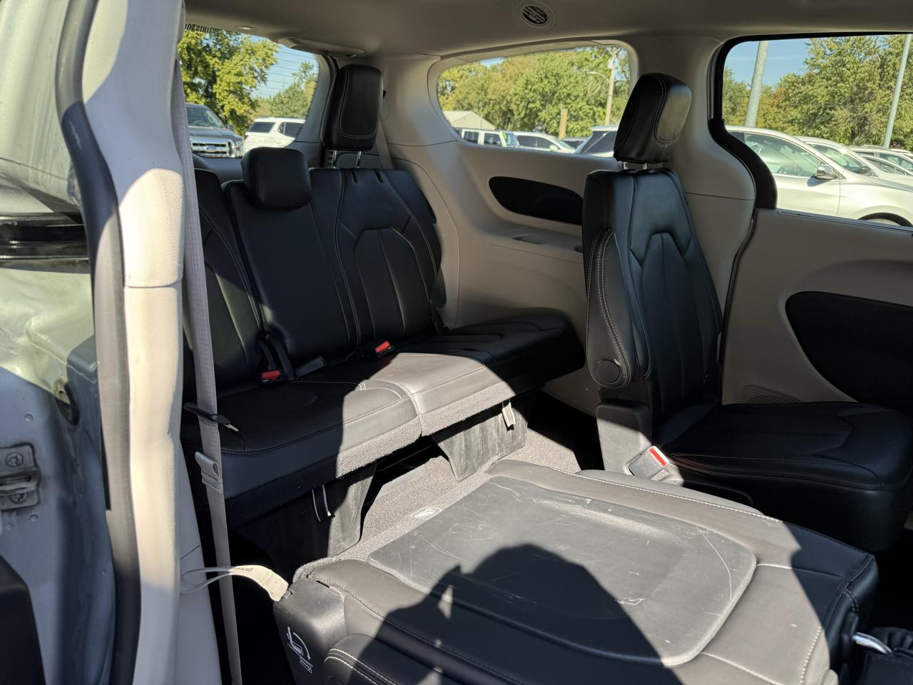 Chrysler Pacifica Touring L FWD 2024