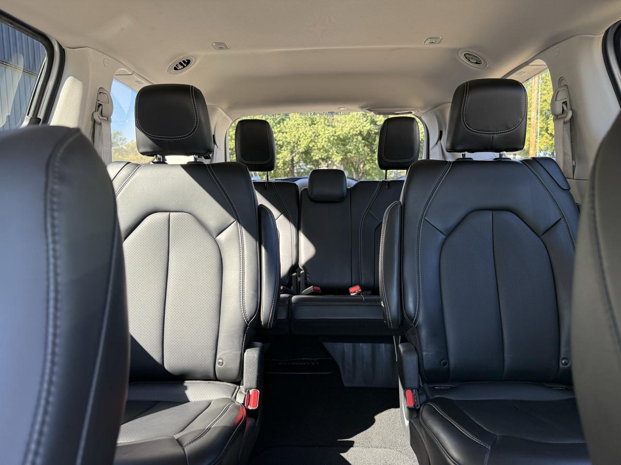 Chrysler Pacifica Touring L FWD 2024