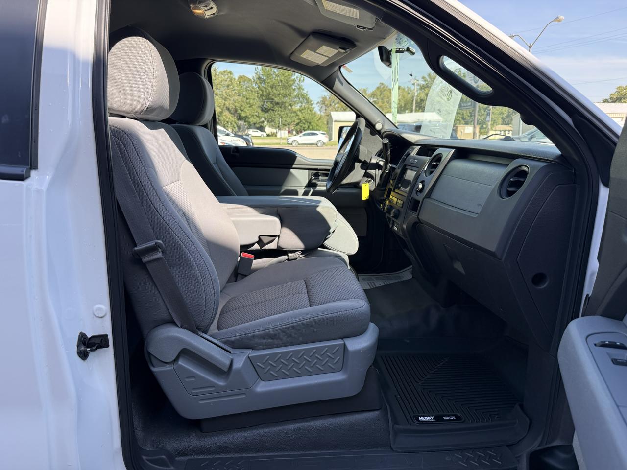 Ford F-150 2WD Reg Cab 126" STX 2014