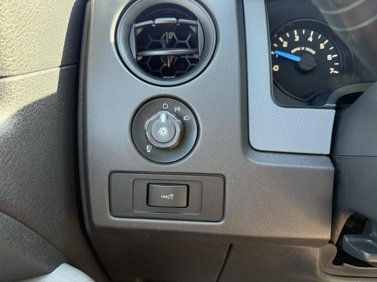 Ford F-150 2WD Reg Cab 126" STX 2014