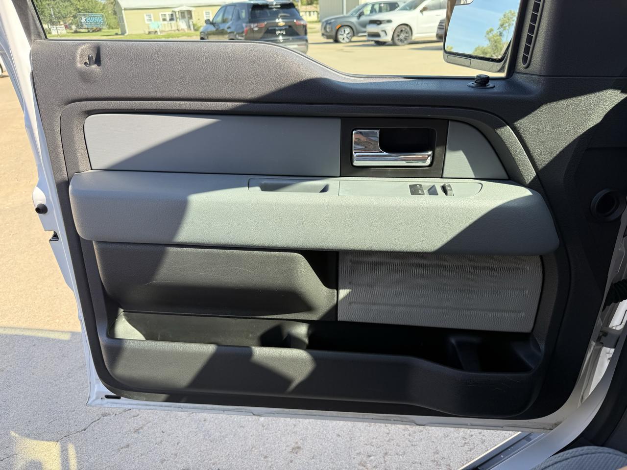 Ford F-150 2WD Reg Cab 126" STX 2014