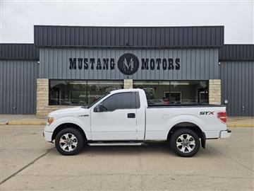 2014 Ford F-150 2WD Reg Cab 126" STX