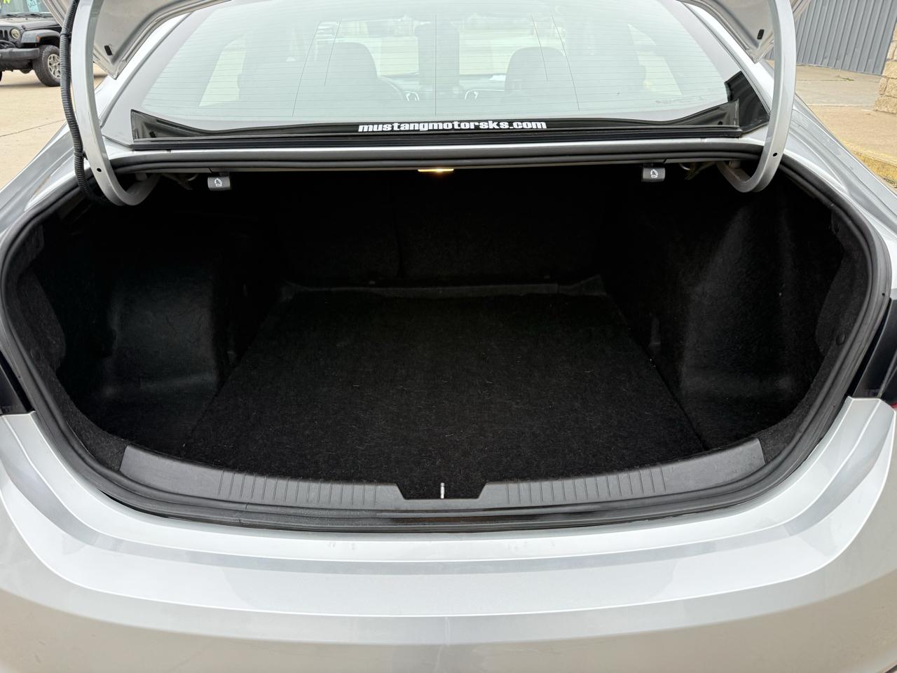 Chevrolet Malibu 4dr Sdn LT 2020