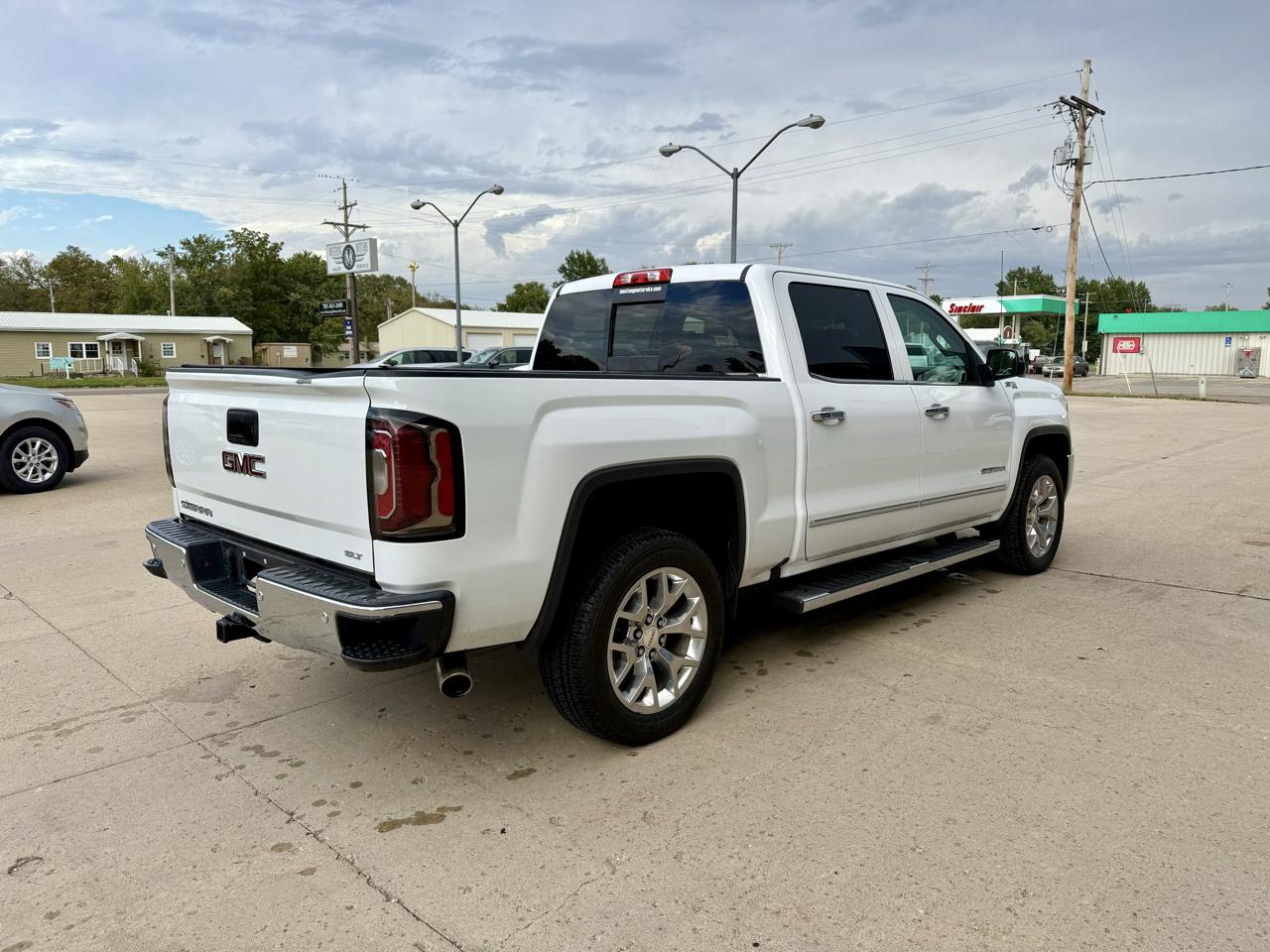 GMC Sierra 1500 4WD Crew Cab 143.5" SLT 2018