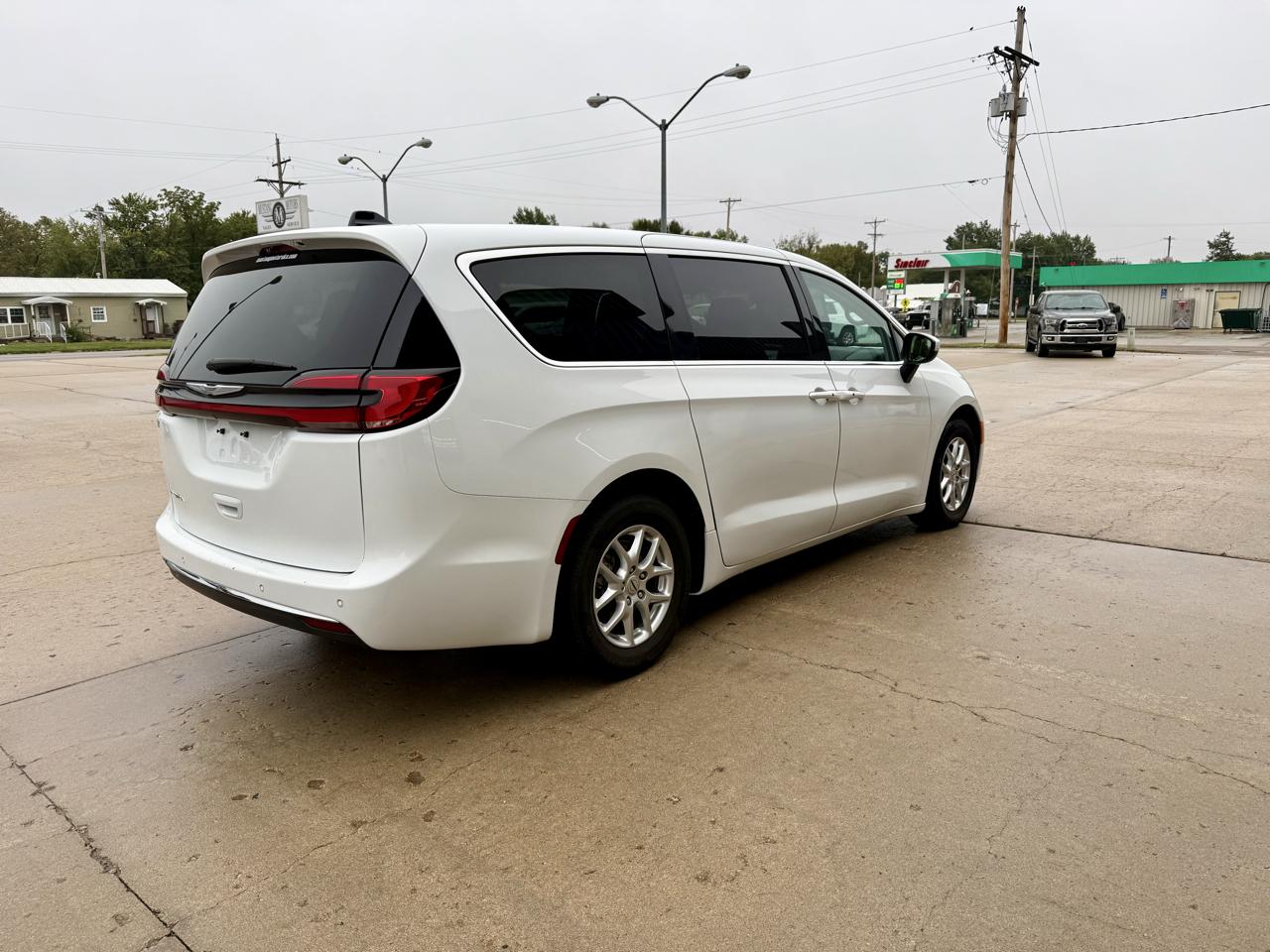 Chrysler Pacifica Touring L FWD 2023