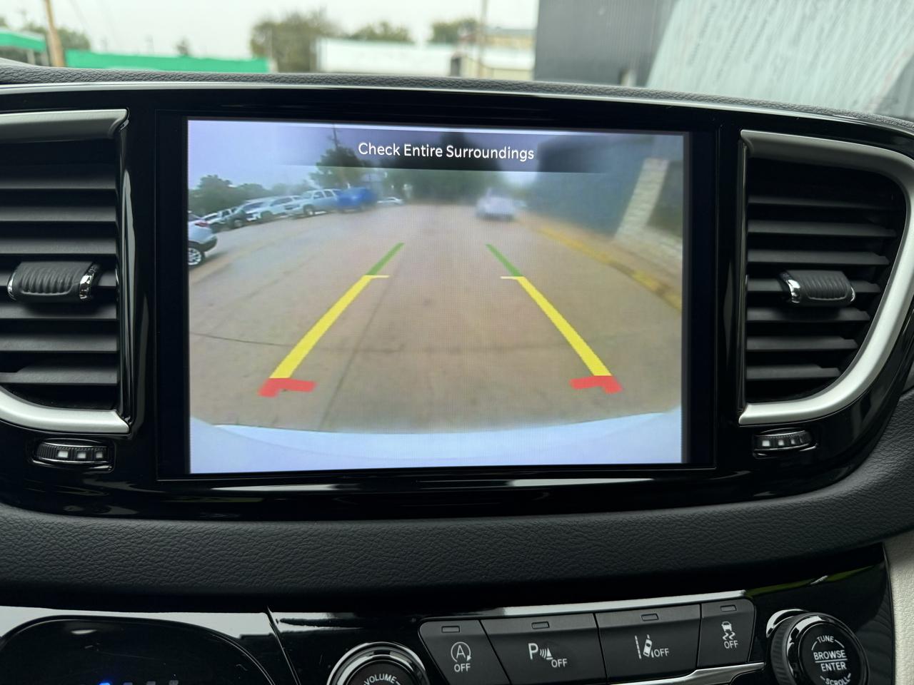 Chrysler Pacifica Touring L FWD 2023