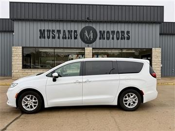 2023 Chrysler Pacifica Touring L FWD