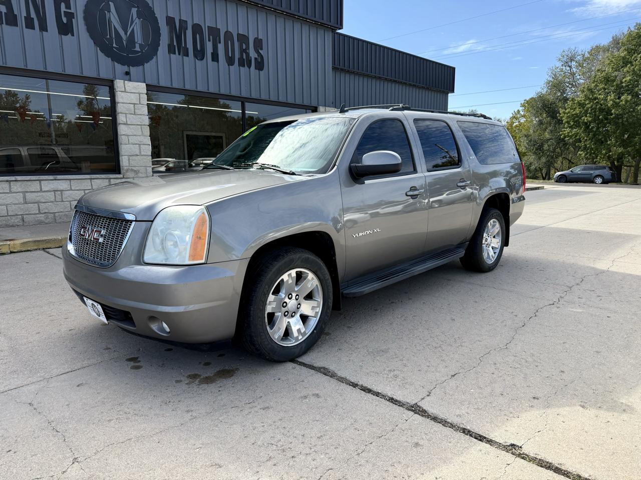 GMC Yukon XL 4WD 4dr 1500 SLT 2012