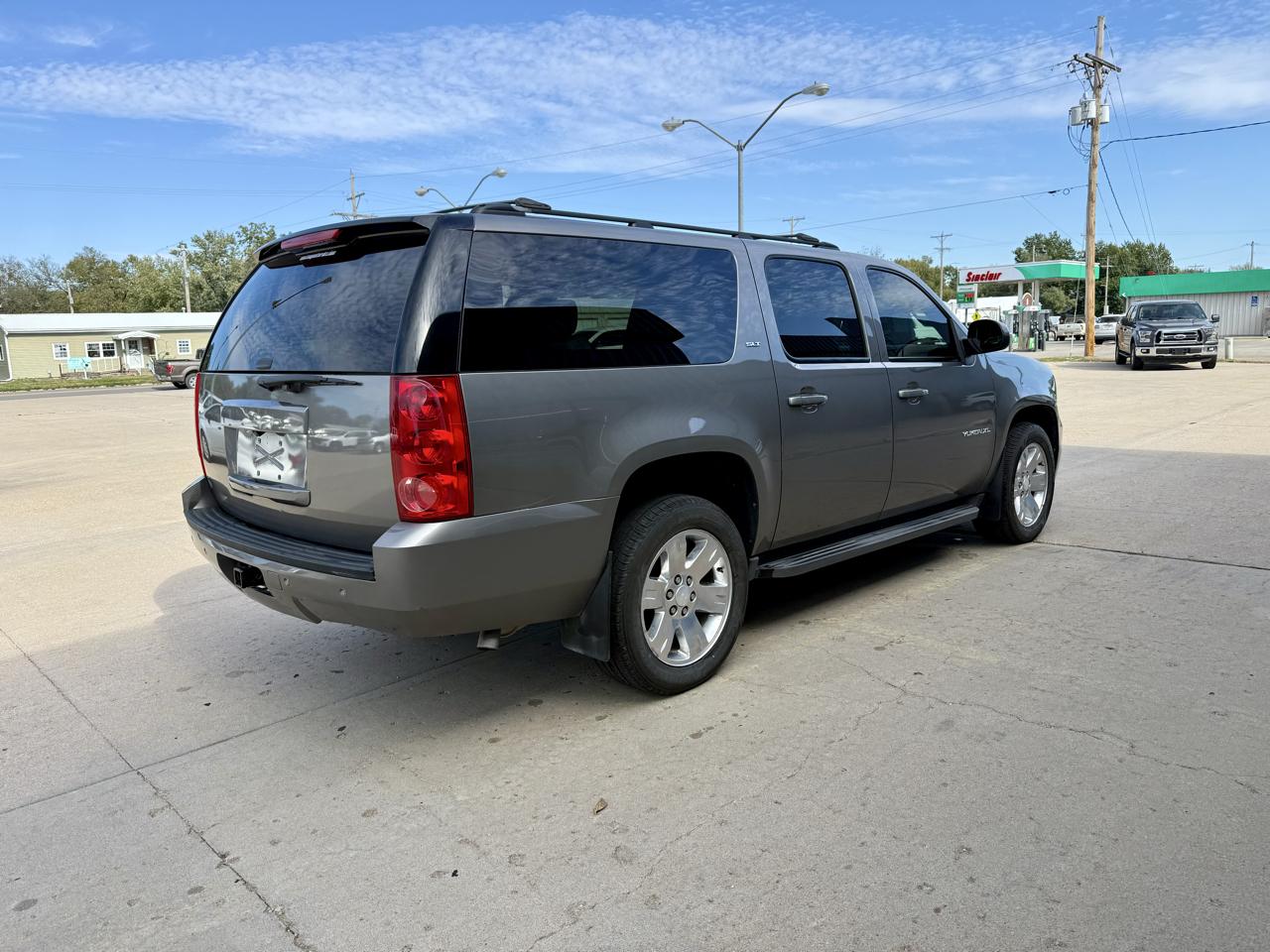 GMC Yukon XL 4WD 4dr 1500 SLT 2012