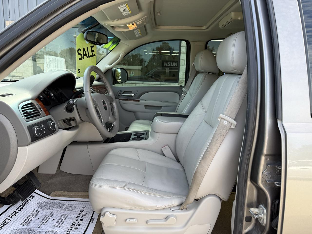 GMC Yukon XL 4WD 4dr 1500 SLT 2012