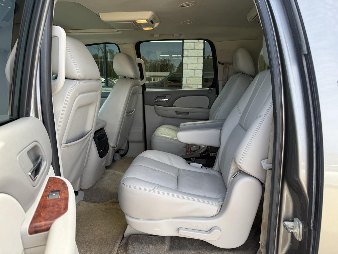 GMC Yukon XL 4WD 4dr 1500 SLT 2012