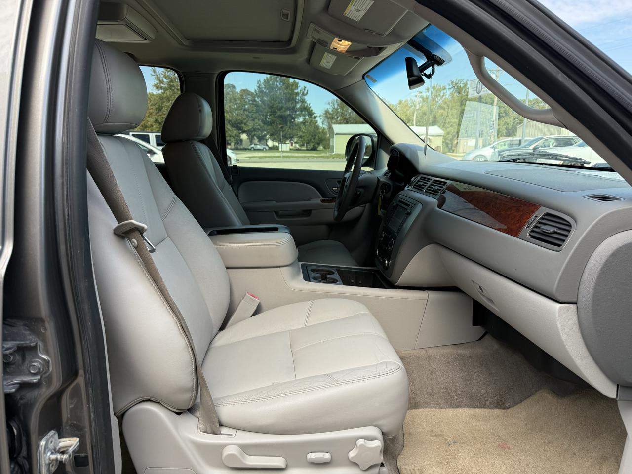 GMC Yukon XL 4WD 4dr 1500 SLT 2012