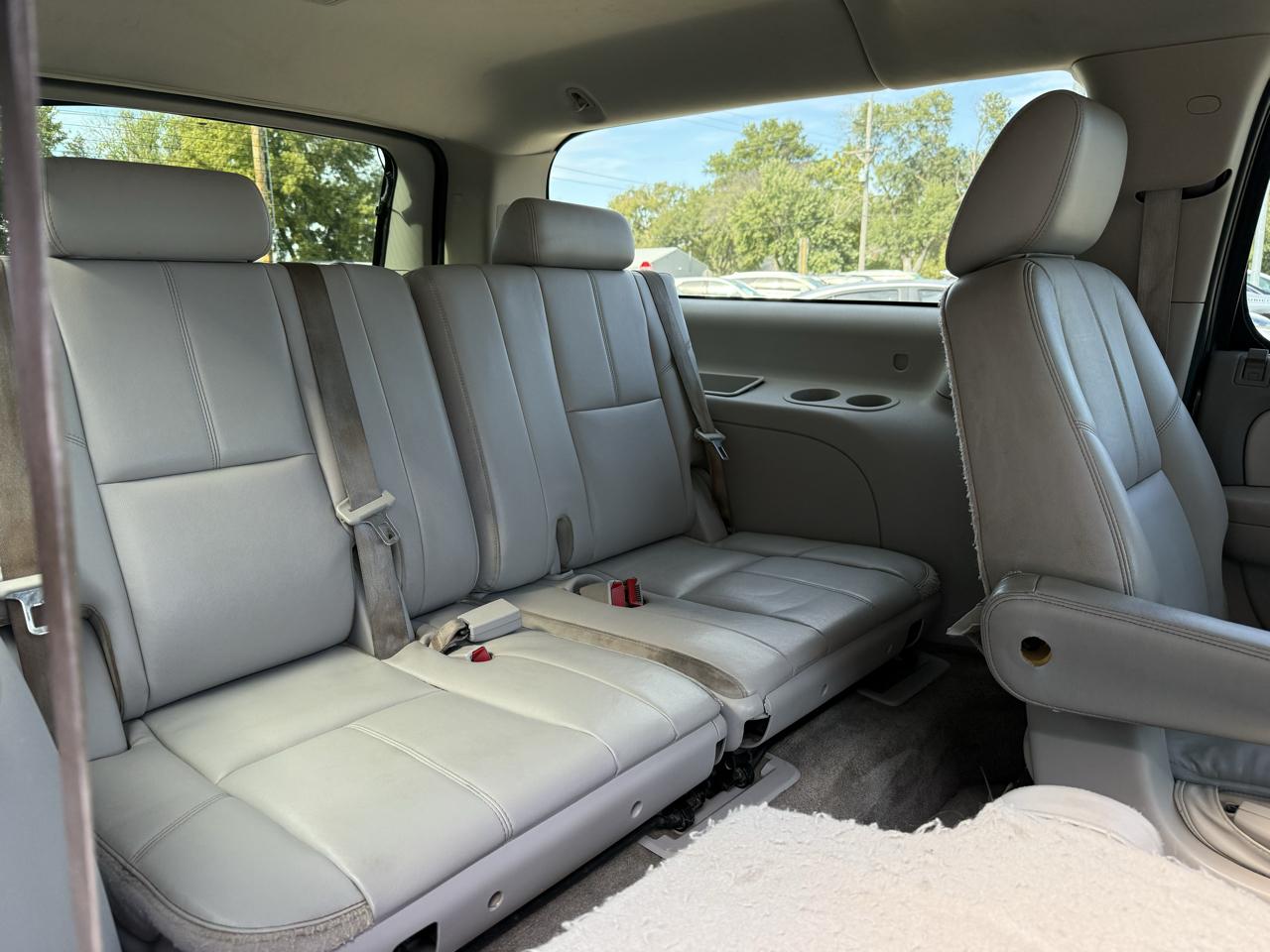 GMC Yukon XL 4WD 4dr 1500 SLT 2012
