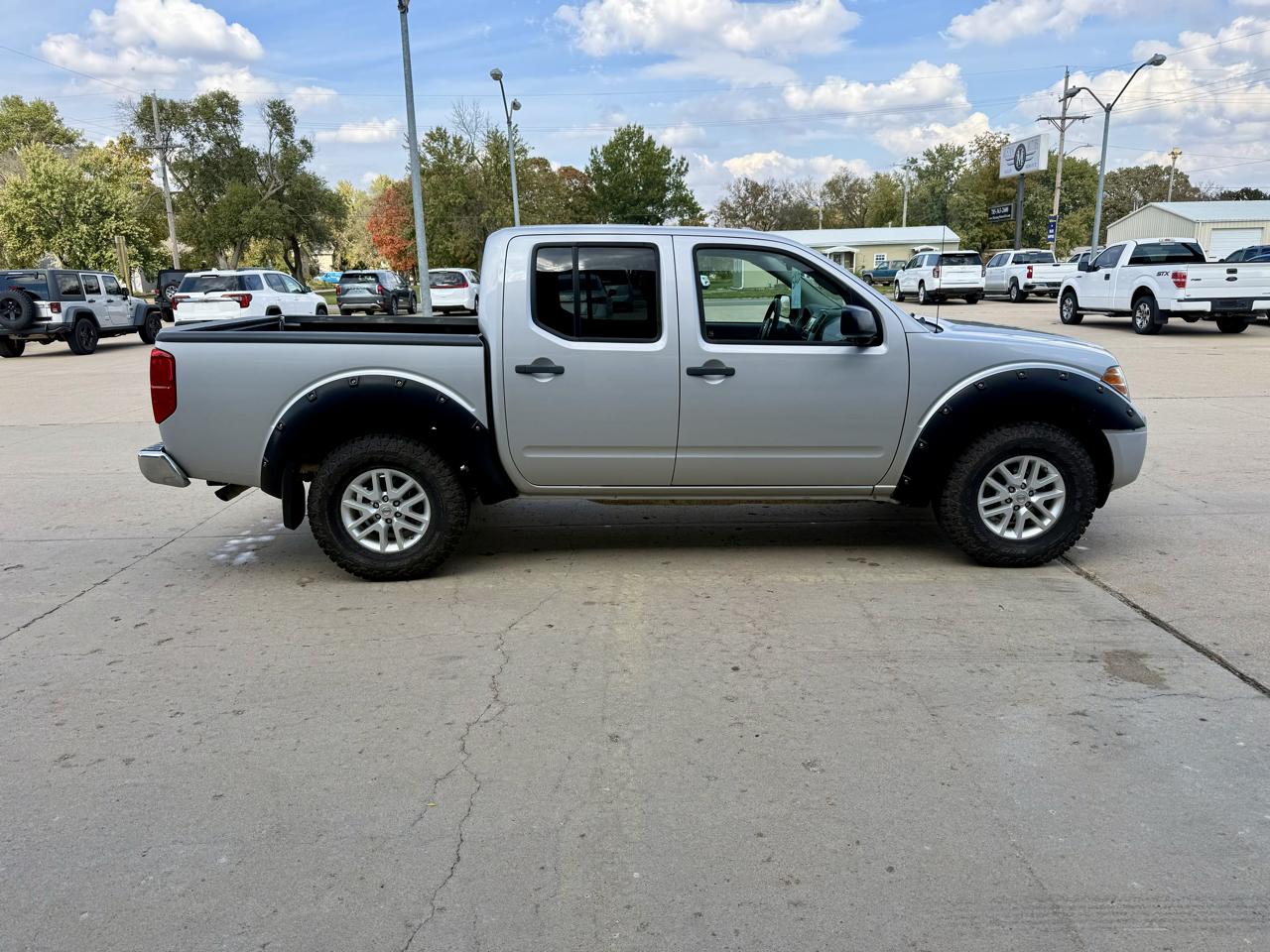Nissan Frontier Crew Cab 4x4 SV V6 Auto 2018