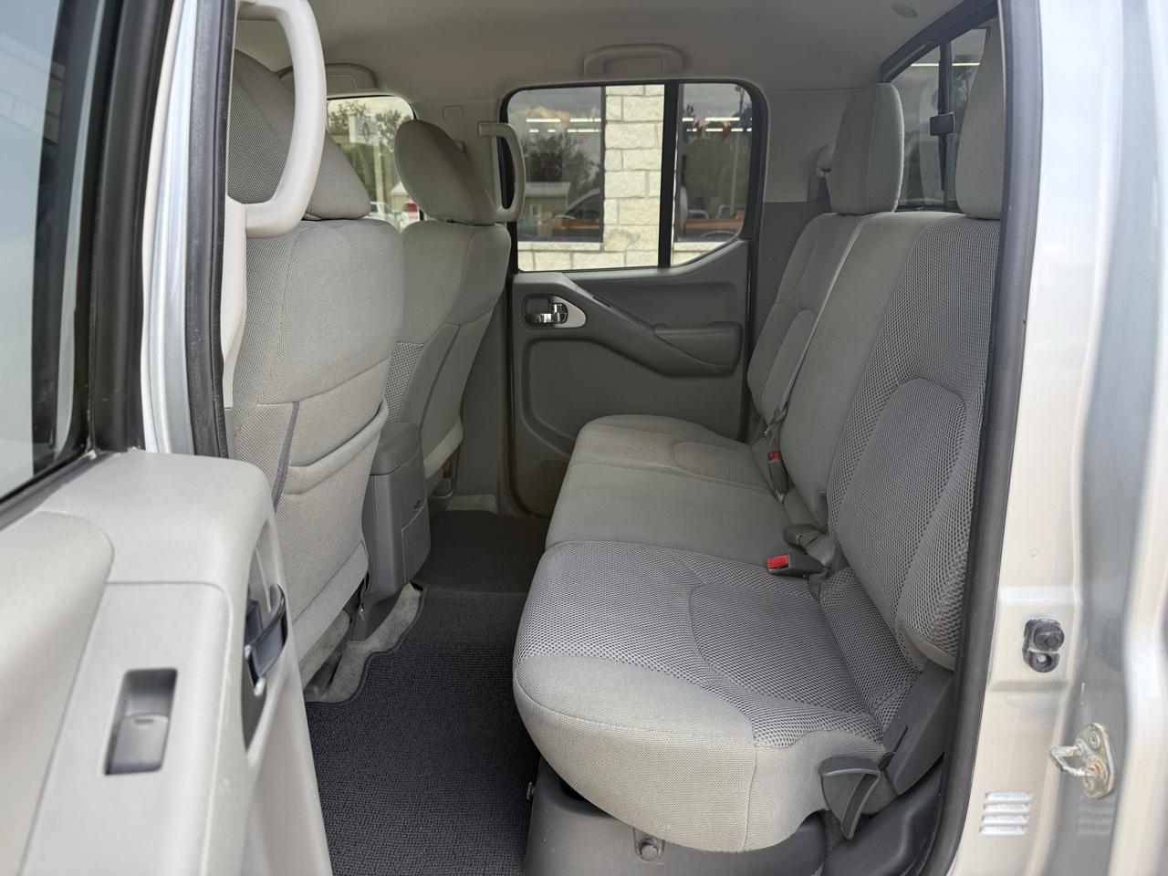 Nissan Frontier Crew Cab 4x4 SV V6 Auto 2018