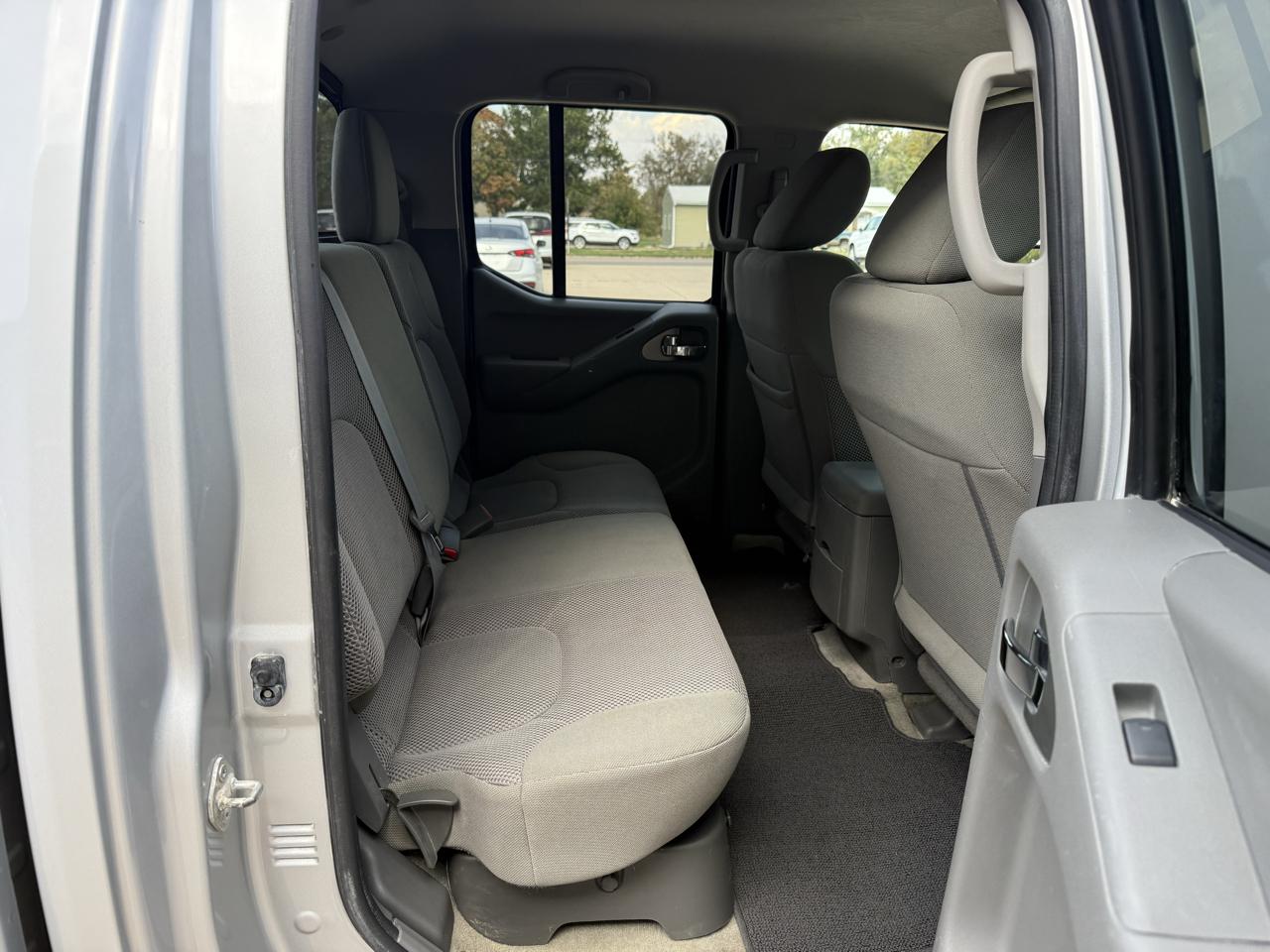 Nissan Frontier Crew Cab 4x4 SV V6 Auto 2018