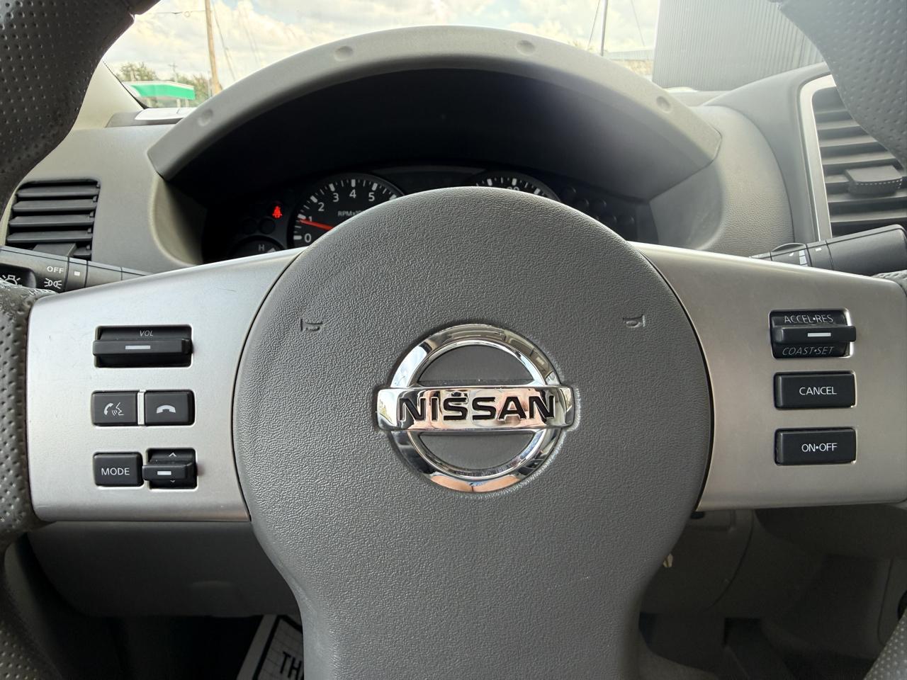 Nissan Frontier Crew Cab 4x4 SV V6 Auto 2018