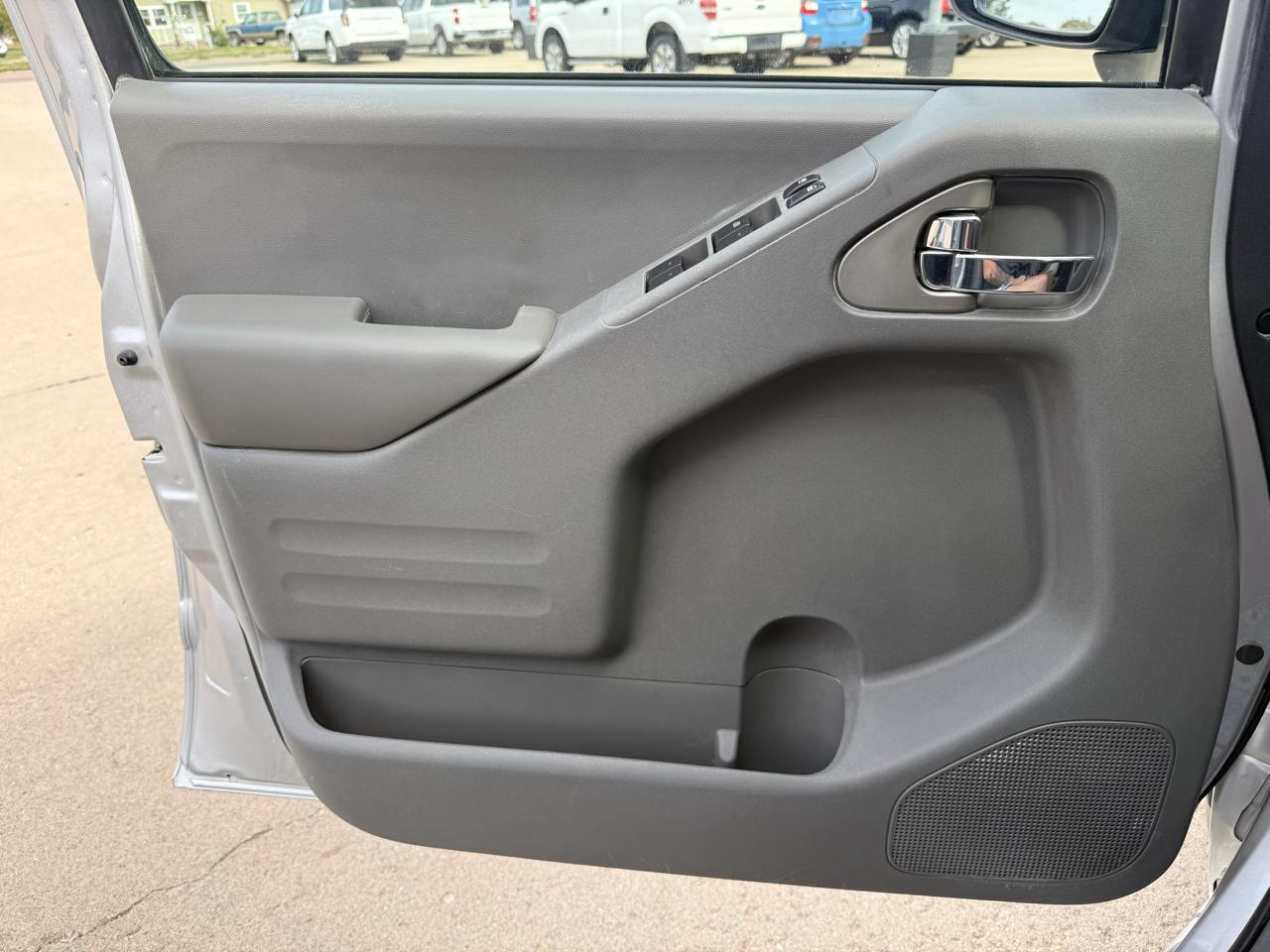 Nissan Frontier Crew Cab 4x4 SV V6 Auto 2018