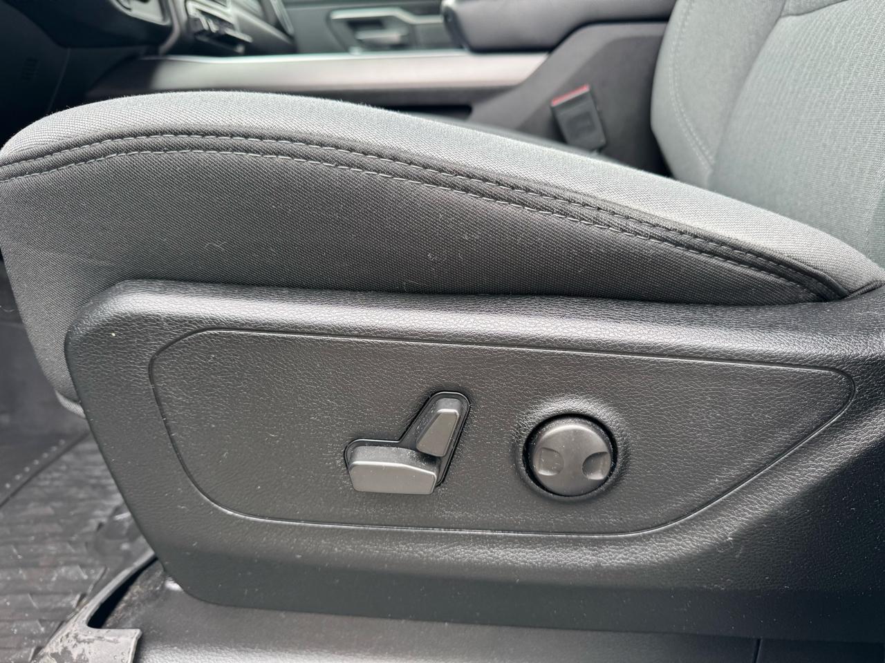 RAM 1500 Big Horn Quad Cab 4WD 2022