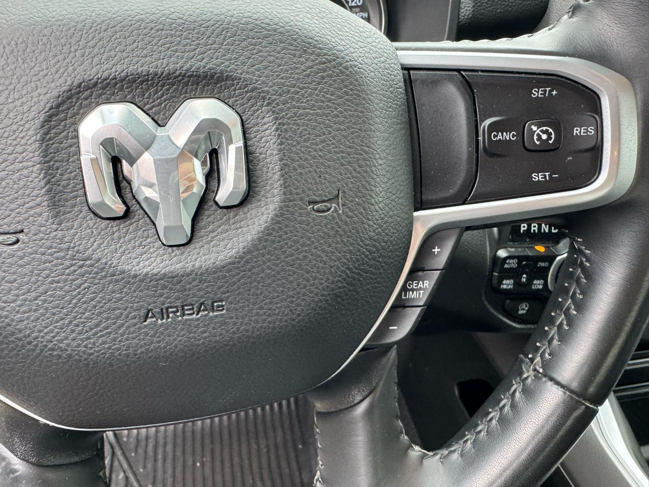 RAM 1500 Big Horn Quad Cab 4WD 2022