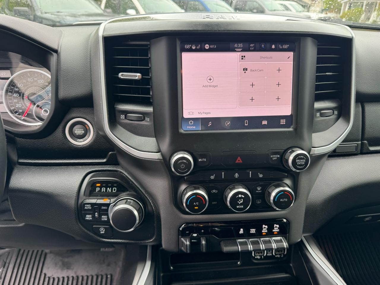 RAM 1500 Big Horn Quad Cab 4WD 2022