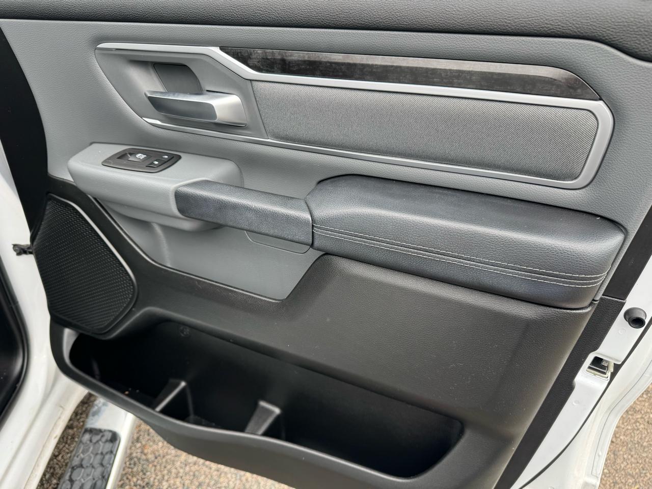 RAM 1500 Big Horn Quad Cab 4WD 2022