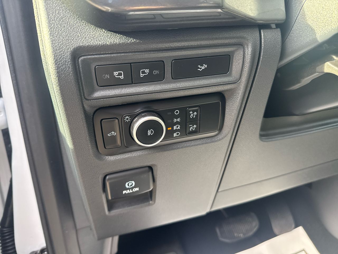 Ford F-150 4WD SuperCrew 145" XLT 2023