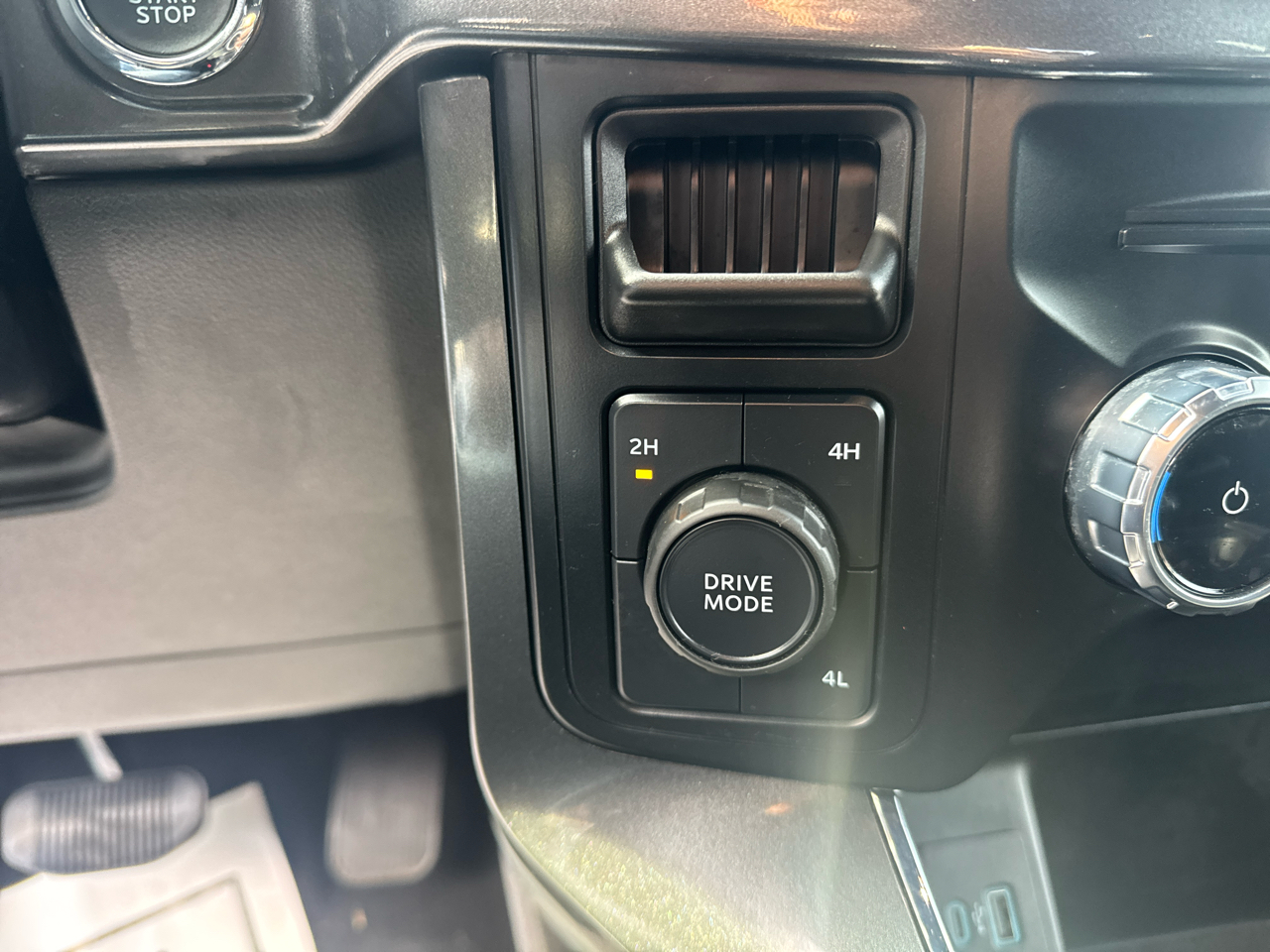 Ford F-150 4WD SuperCrew 145" XLT 2023