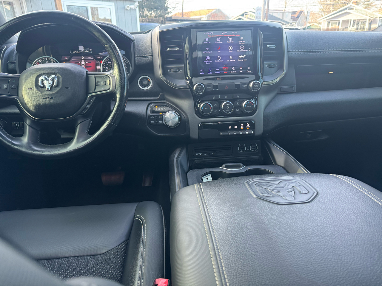 RAM 1500 4WD Crew Cab 140.5" Sport 2019