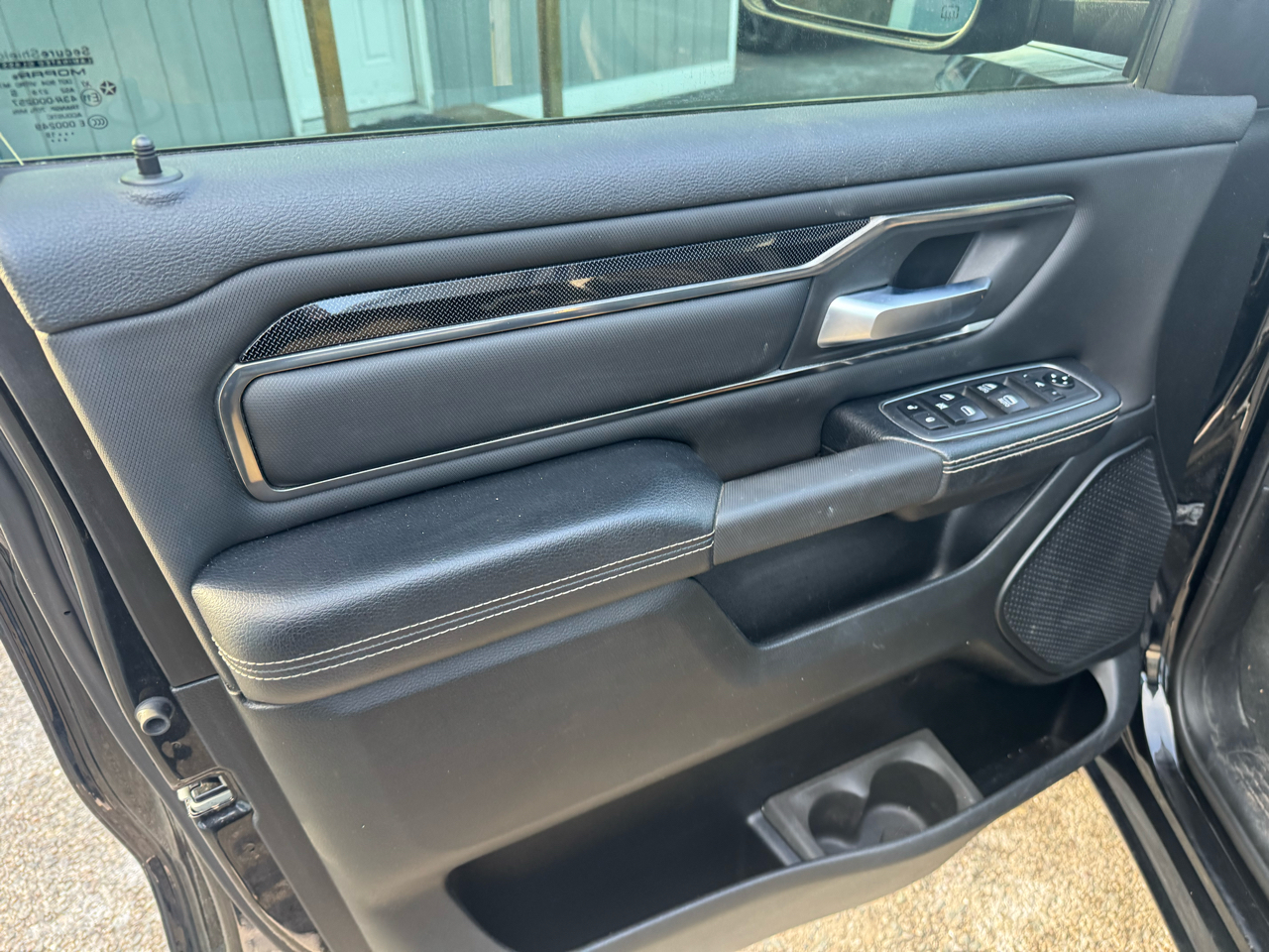RAM 1500 4WD Crew Cab 140.5" Sport 2019