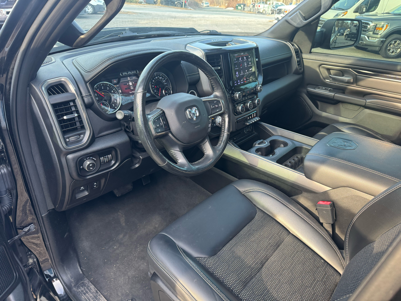 RAM 1500 4WD Crew Cab 140.5" Sport 2019