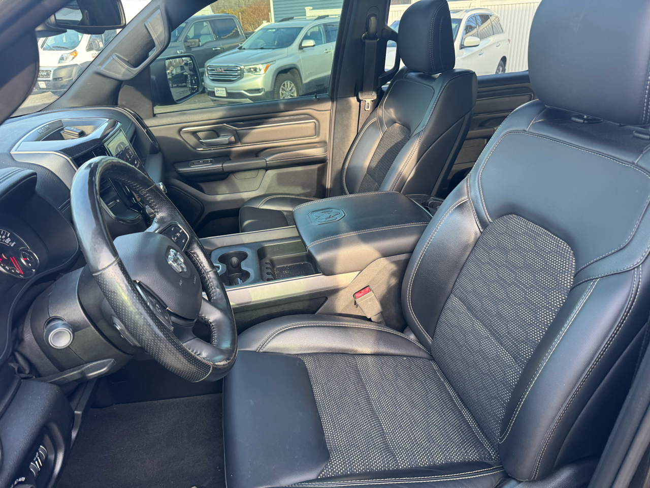 RAM 1500 4WD Crew Cab 140.5" Sport 2019