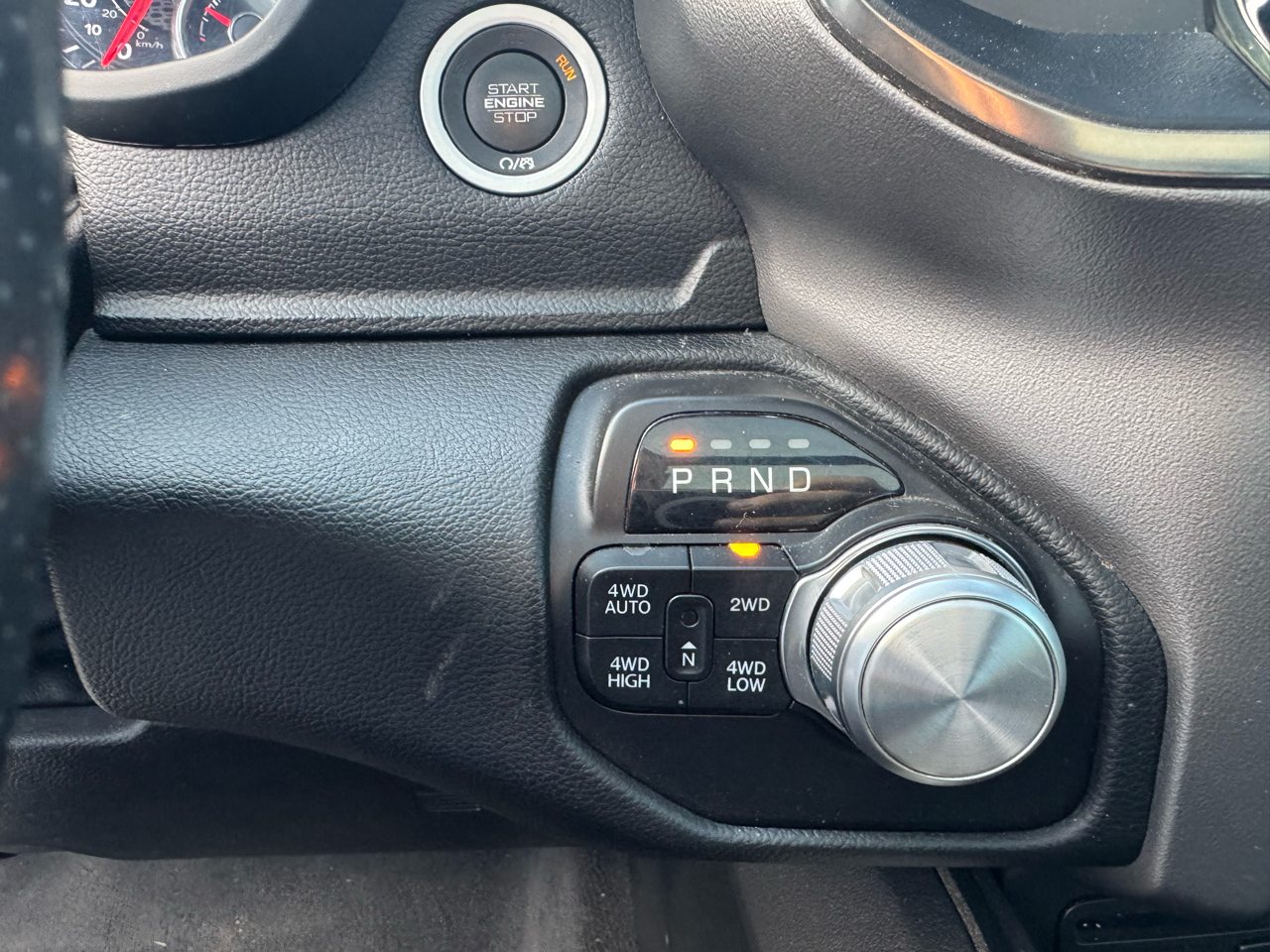 RAM 1500 4WD Crew Cab 140.5" Sport 2019