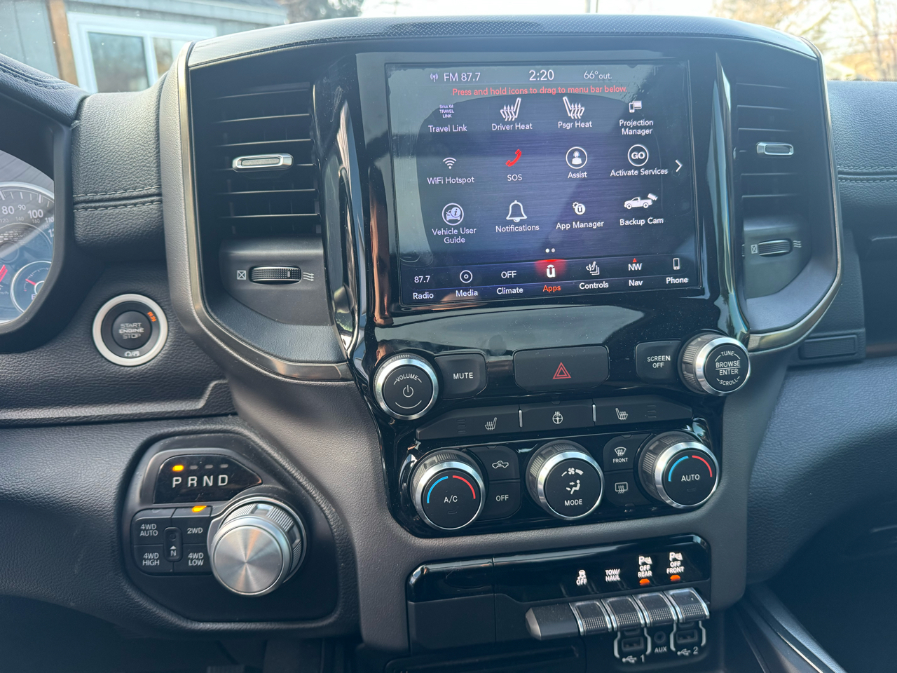 RAM 1500 4WD Crew Cab 140.5" Sport 2019