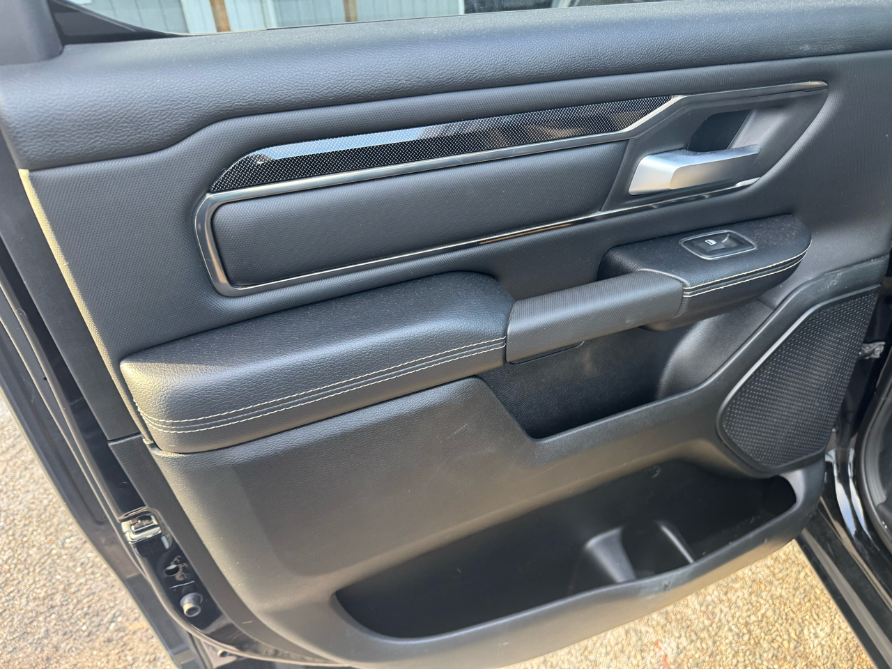 RAM 1500 4WD Crew Cab 140.5" Sport 2019