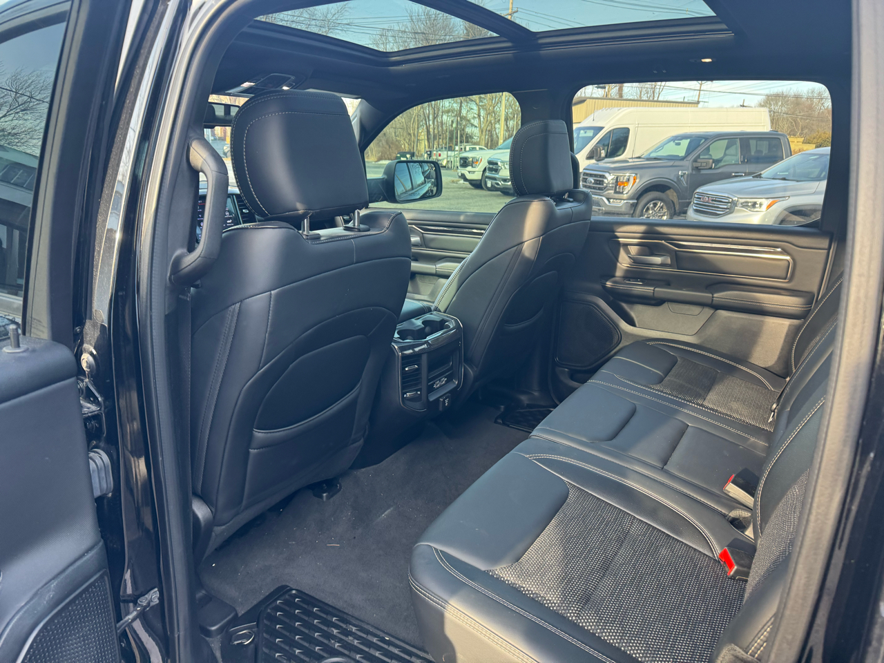 RAM 1500 4WD Crew Cab 140.5" Sport 2019