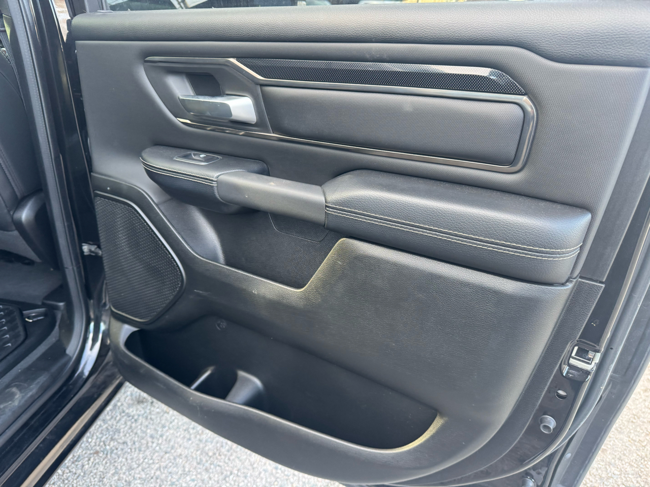 RAM 1500 4WD Crew Cab 140.5" Sport 2019