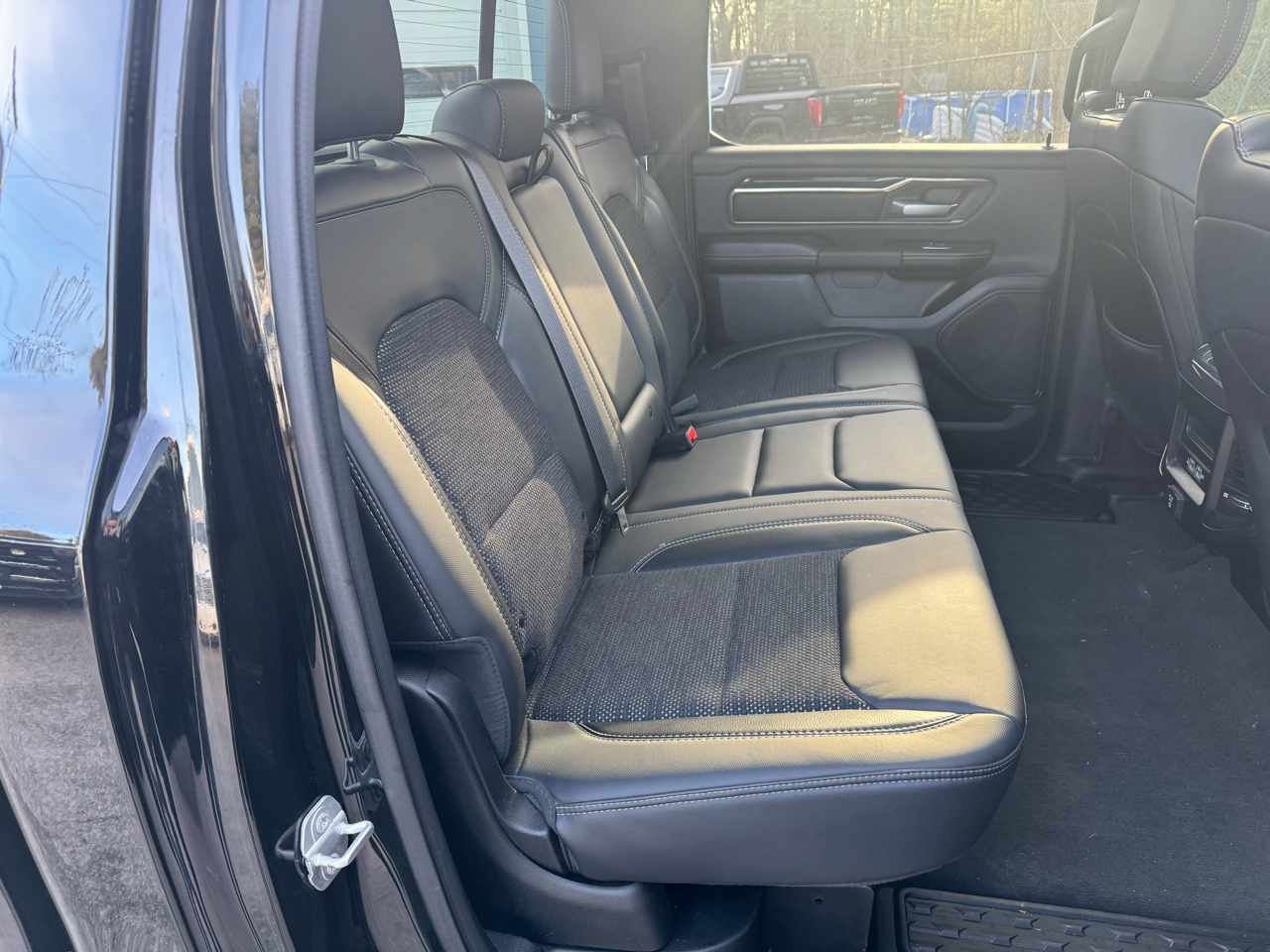 RAM 1500 4WD Crew Cab 140.5" Sport 2019