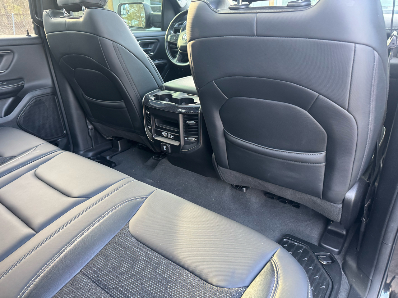 RAM 1500 4WD Crew Cab 140.5" Sport 2019