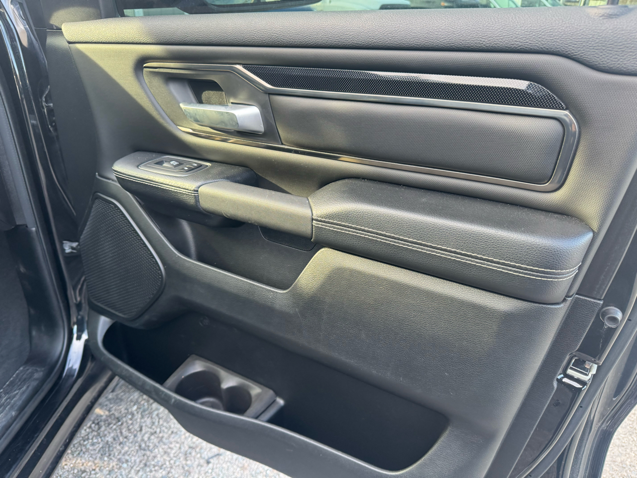 RAM 1500 4WD Crew Cab 140.5" Sport 2019