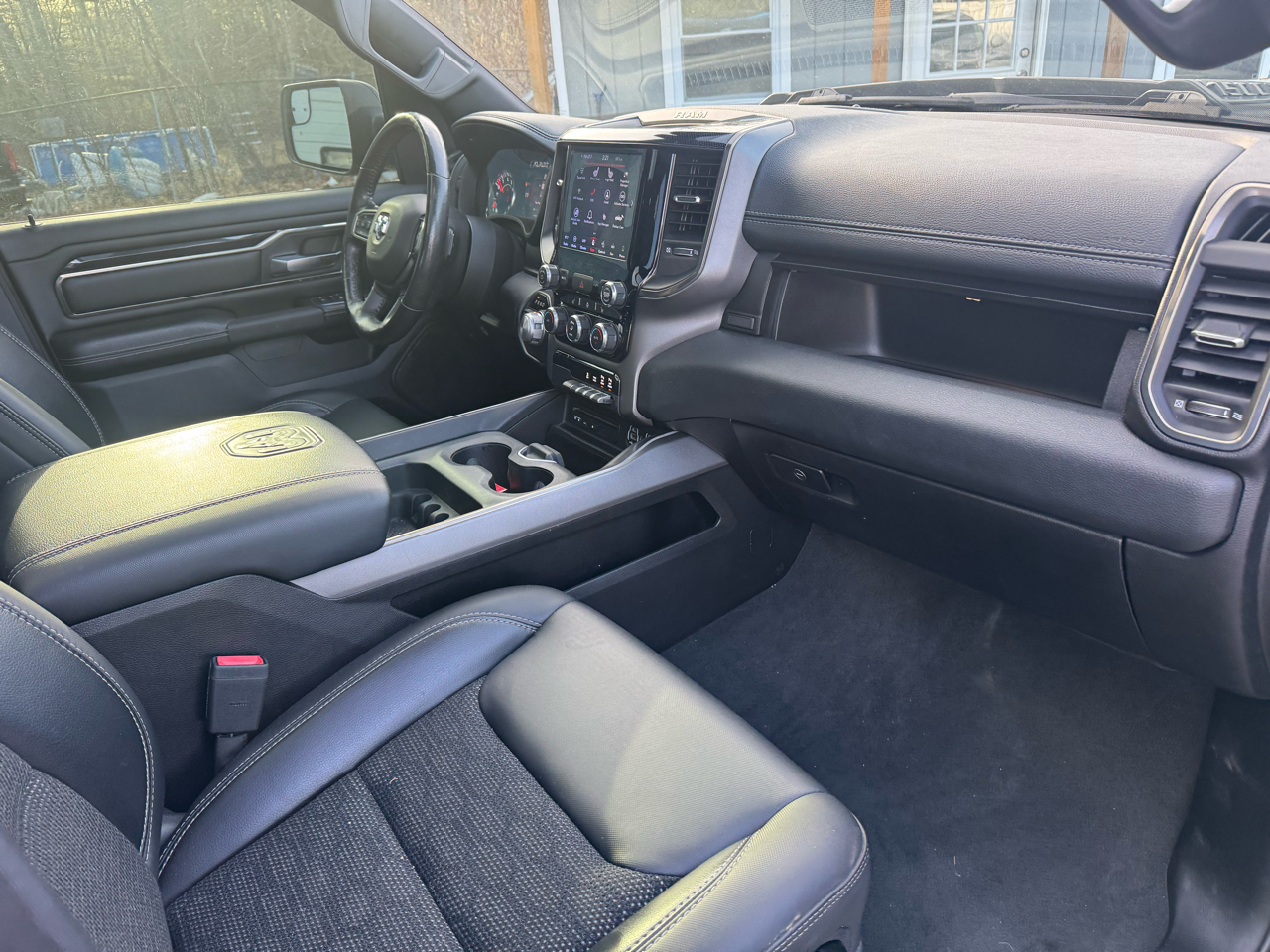 RAM 1500 4WD Crew Cab 140.5" Sport 2019
